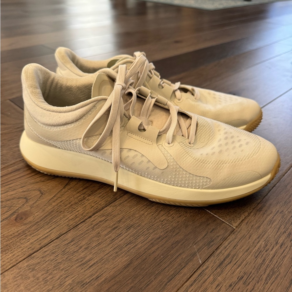 Lululemon Women's Strongfeel Training Shoes in the Sunbeam
